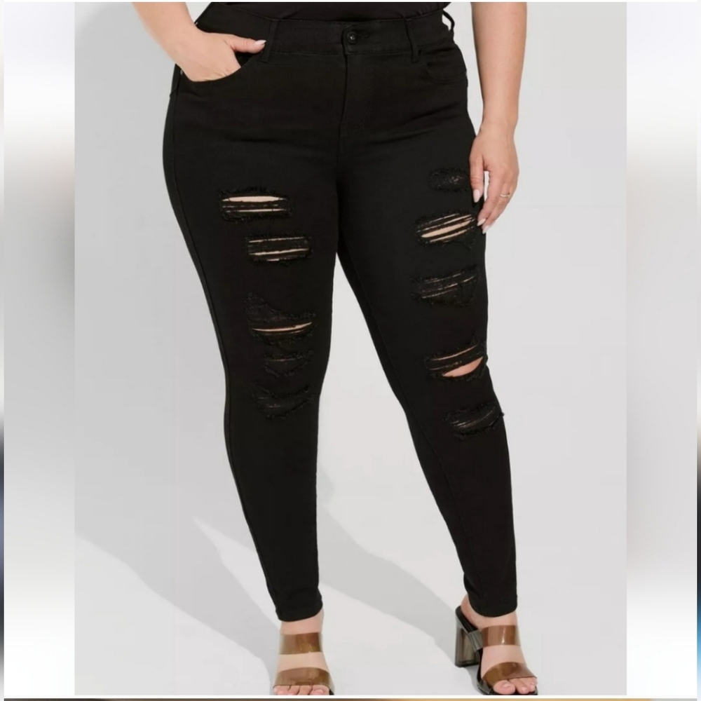 Torrid Black Distressed Bombshell Skinny Jeans Sz 14s
